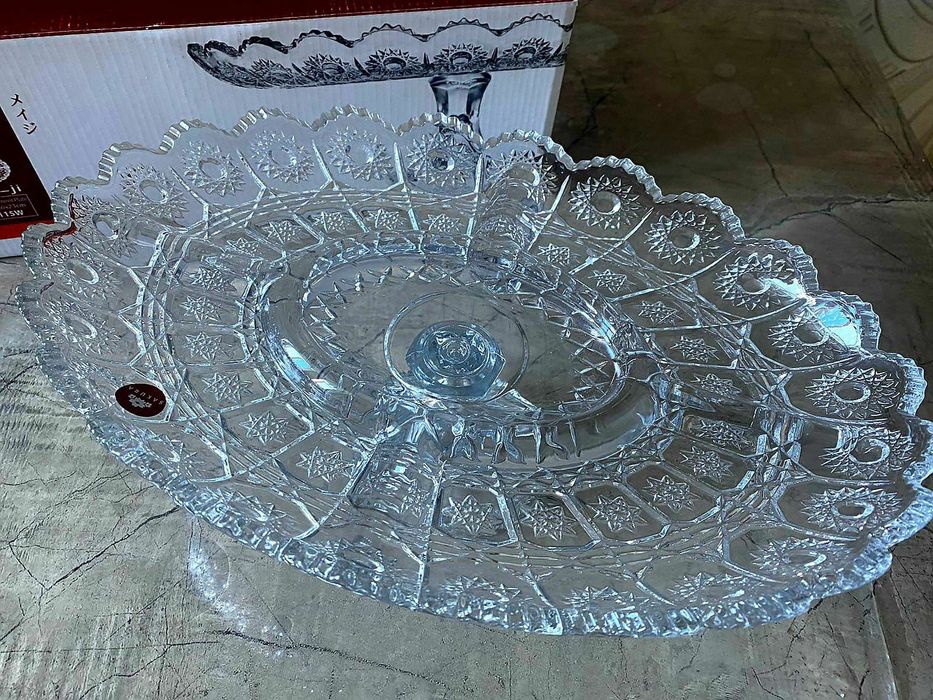 Продам посуду и цветы комнатные