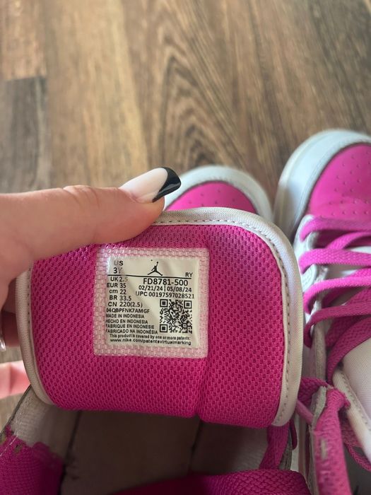 Adidasi nike air Jordan pink