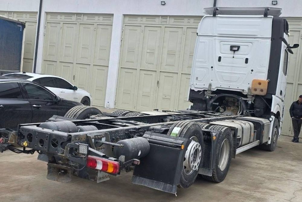 Mercedes actros Шасси сотилади холати аьло