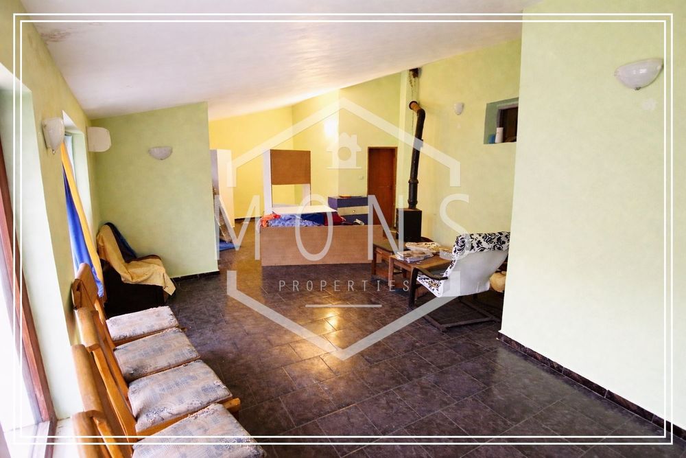 Къща в Габрово, област-гр.Севлиево площ 180 цена 1300