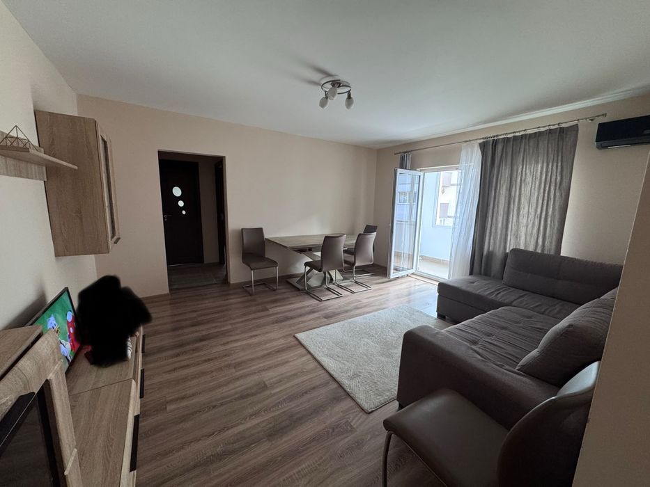 Inchiriez apartament 3 camere