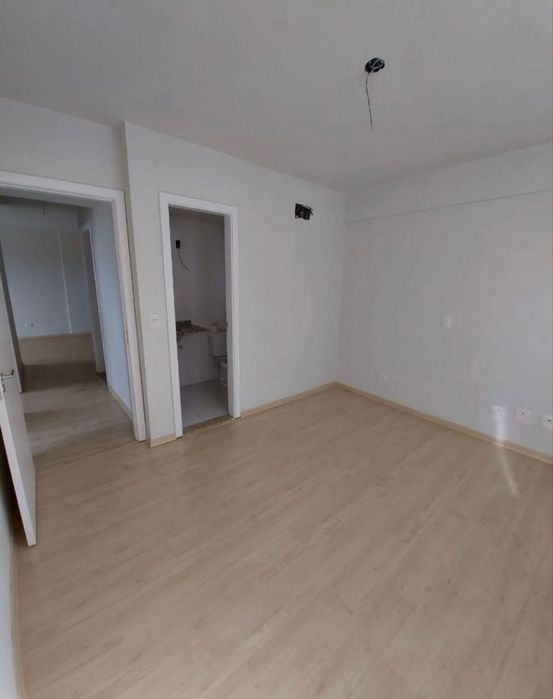 Vand case pe structura metalica și panou senvis 80mp