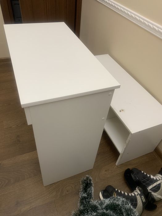 Стол подростку  с полкой