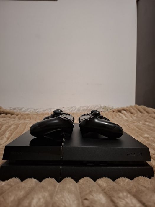 Vand playstation impecabil