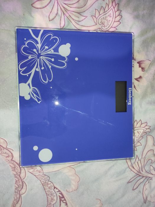 Отдам напольные весы