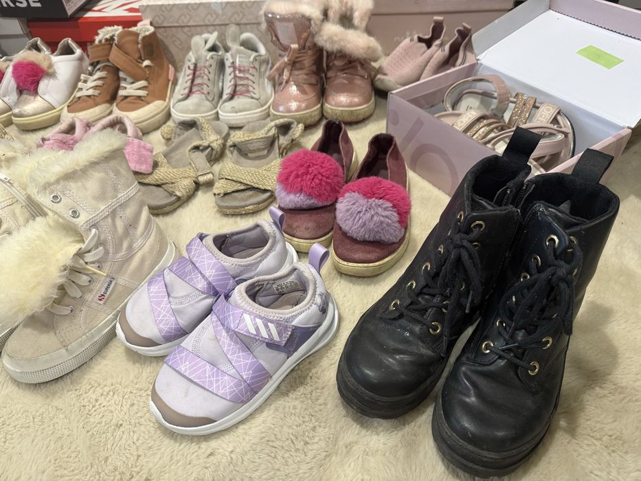 Маркови детски обичувки-Nike, Adidas, Sckechers, Liu Jo, Michael Kors, Zara, Puma, Pepe Jeans, UGG, Crocs и др.