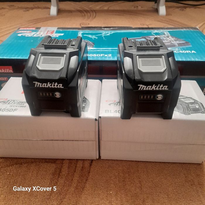 Makita зарядно +батерии