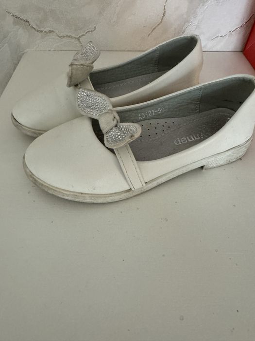 Продам туфли на девочку