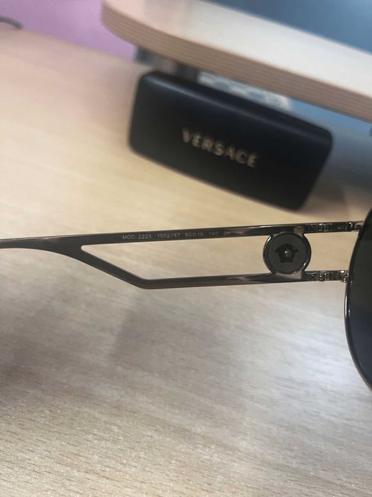 VERSACE VE2225 1002/87 – оригинални слънчеви очила