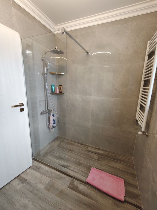Vand apartament 3 camere mp in zona vivo