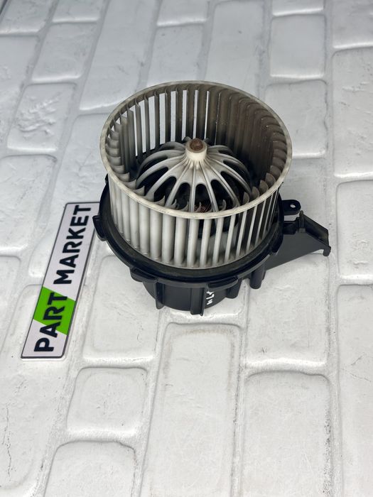 Вентилатор парно AUDI A4 A5 Q5 8K1820021