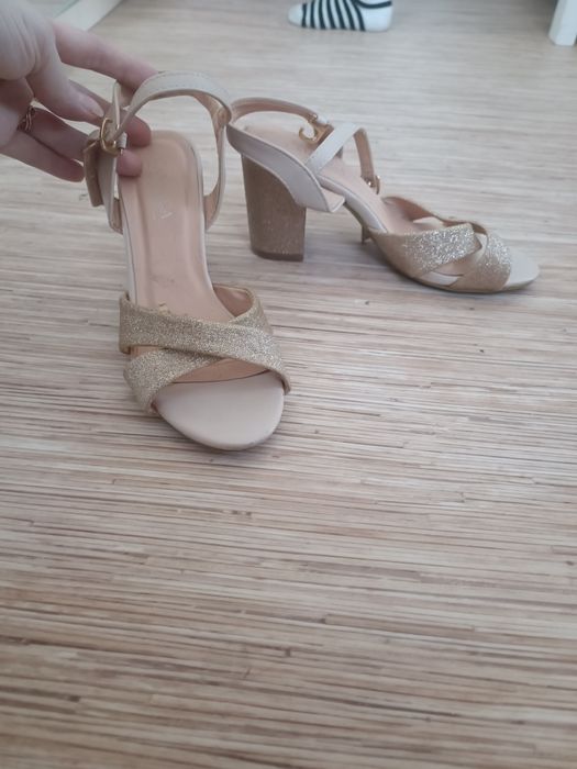 Продам платье на девушку и туфли