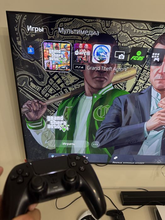 PS5 в идеальном состоянии.