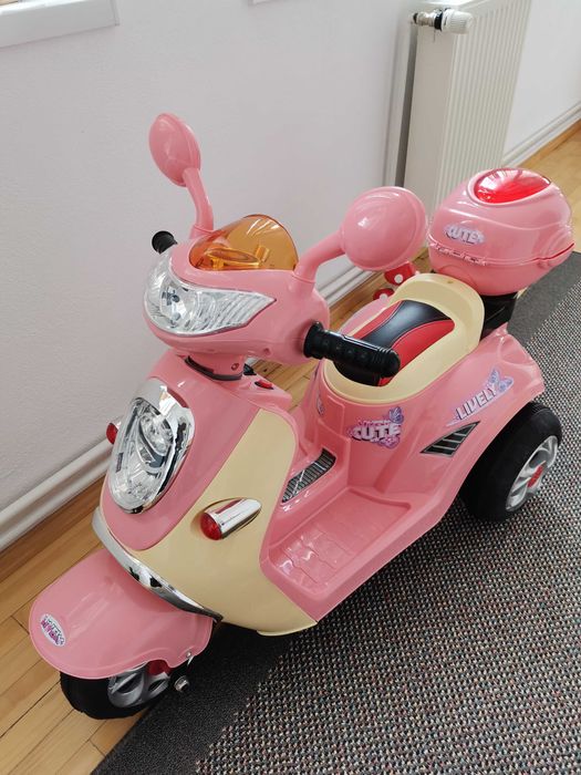 Scuter fetițe 3-8 ani