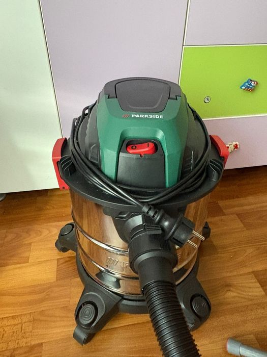 Vând aspirator parkside