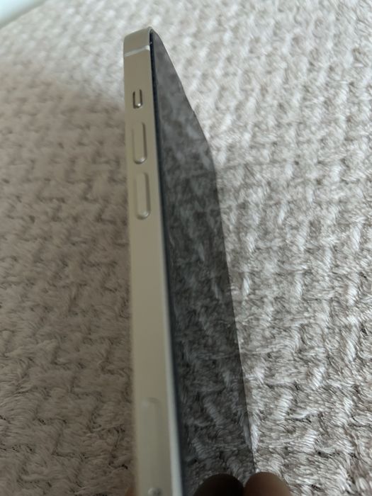 Vand iphone alb de 128 gb