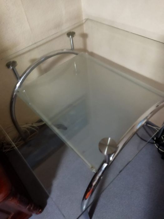 Стол для гостиной