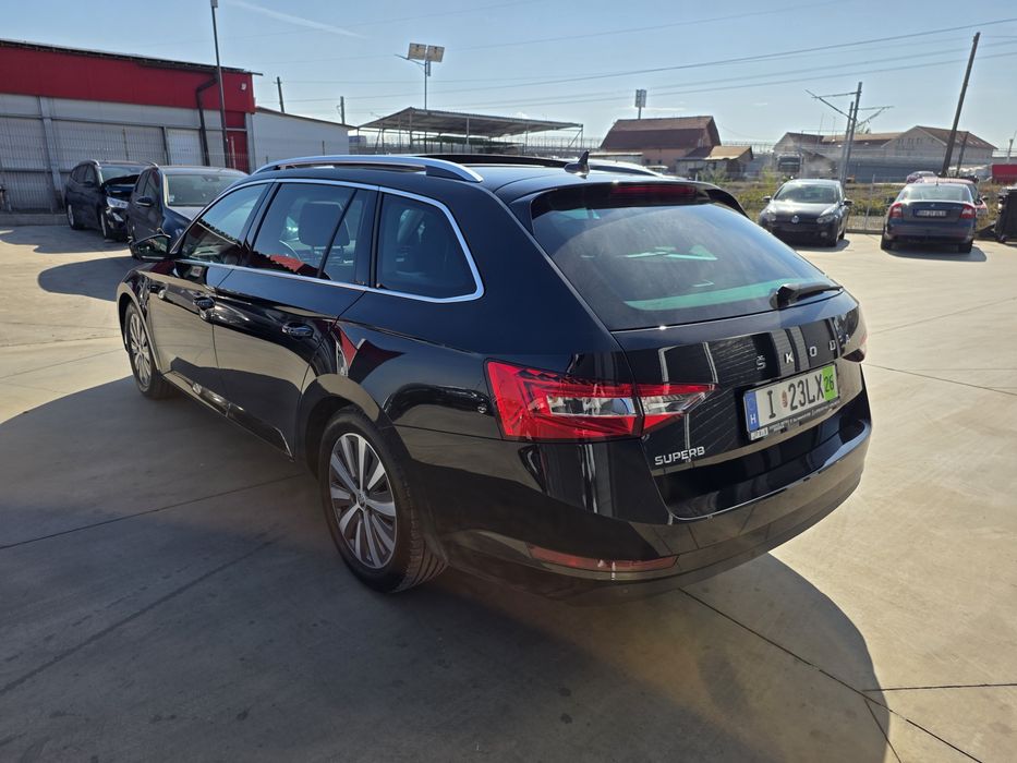 SKODA Superb 2023 — imagine 4