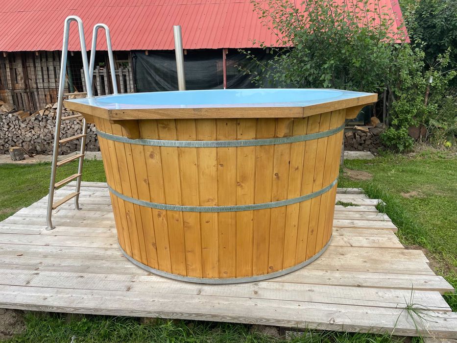 Vand ciubar nou din lemn si fibra+soba de inox pentru 10 persoane.