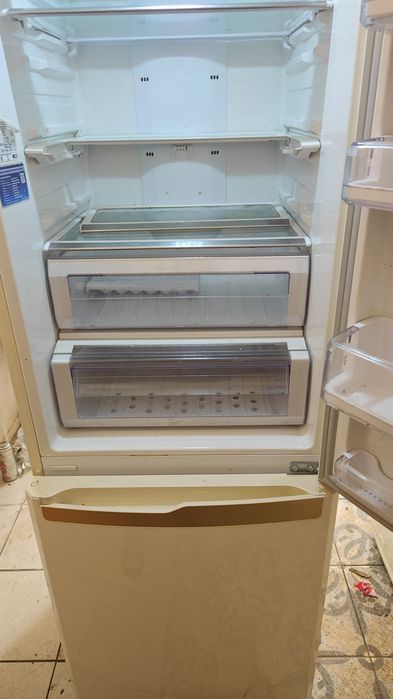 SAMSUNG холодильник продам