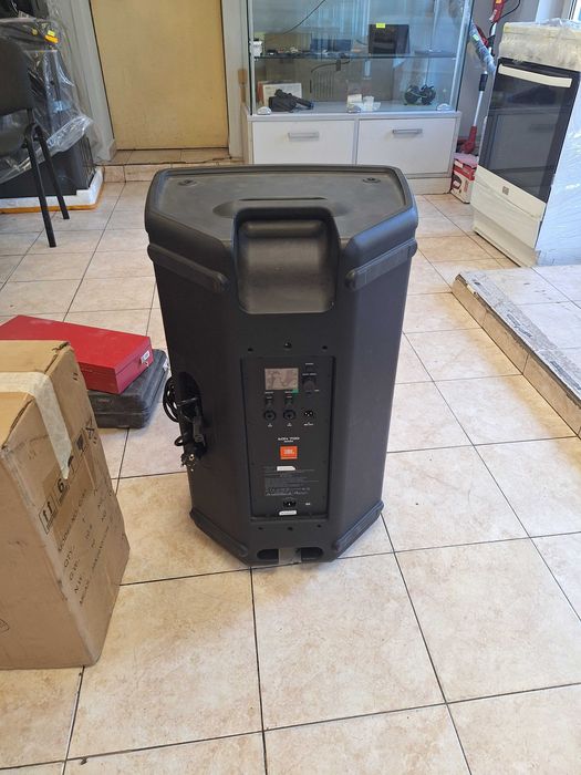 Активна колона JBL EON 715