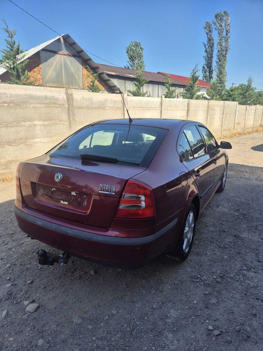Bara fata / Capota motor Skoda Octavia 2 1.9 BXE 2006