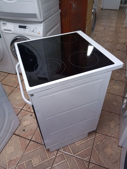 Печка с керамичен плот VOSS Electrolux с PIROLISE с 2 години гаранция