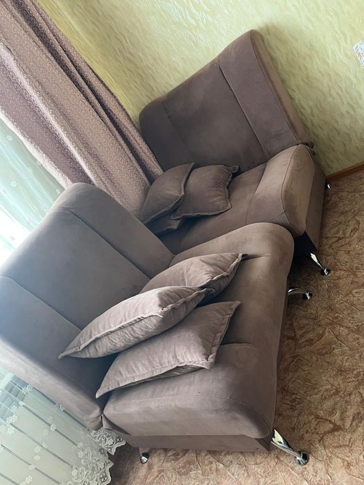 Диван и два кресла