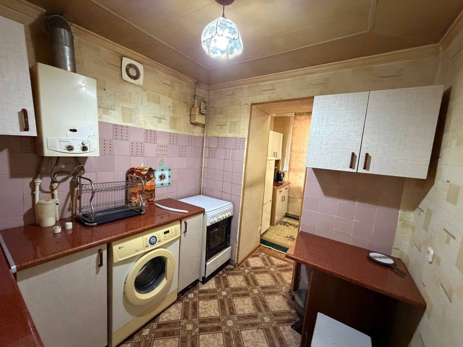 Аренда 2х комнатной рядом с метро Космонавтов