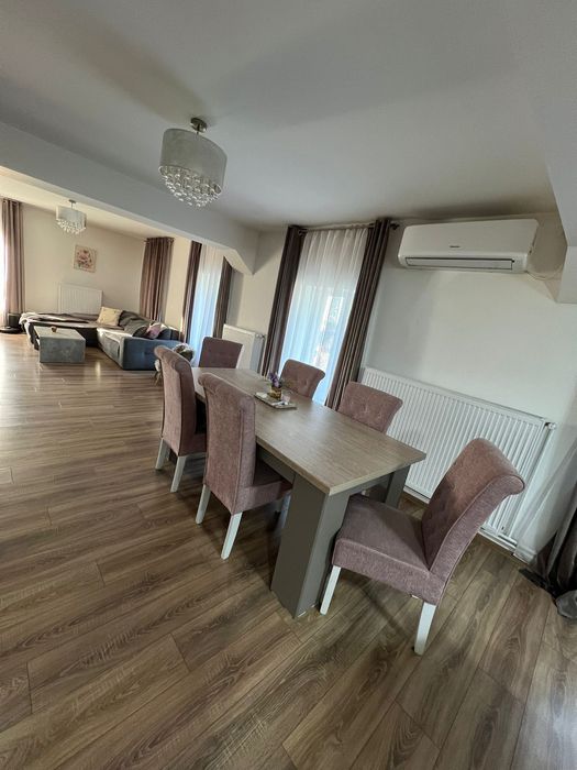 Vând apartament 124 mp util, complet mobilat, cu toate utilitățile în centrul localității