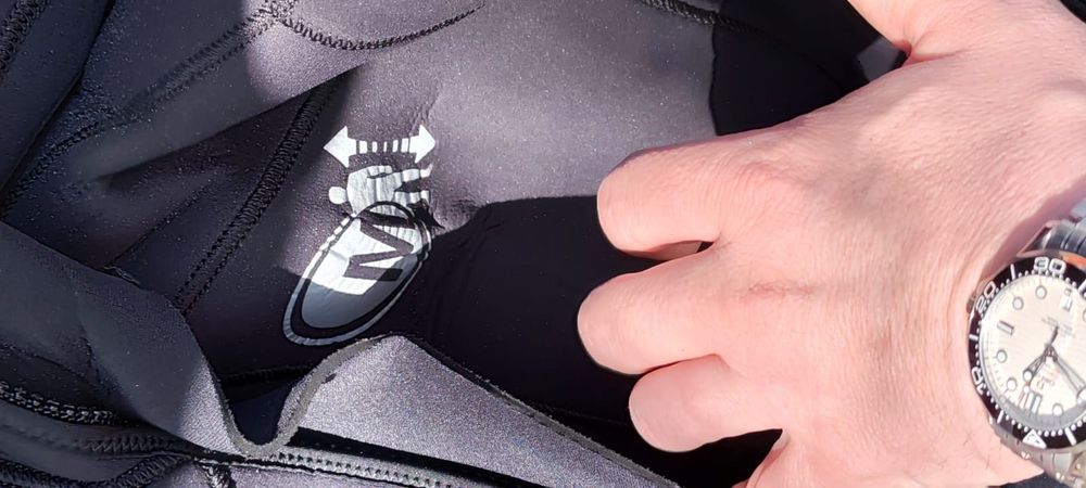 Costum de neopren de scufundări