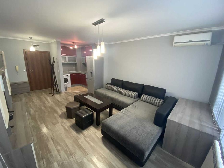 Дава се под наем Двустаен апартамент в Варна, Център - 70 кв.м за 418.71 € - Снимка #3