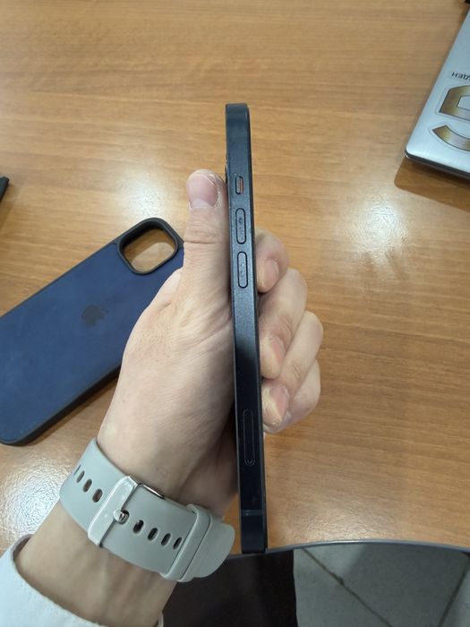 Продам айфон 13 в хорошом состоянии