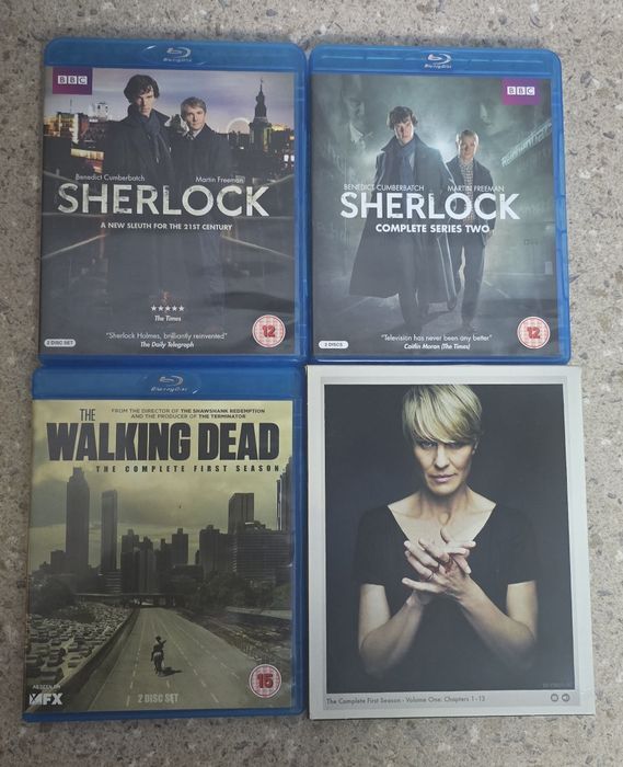 Lot 8 Blu-ray seriale – Sherlock, Downton Abbey, Walking Dead, House of Cards