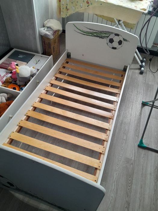 Кровать подростковая