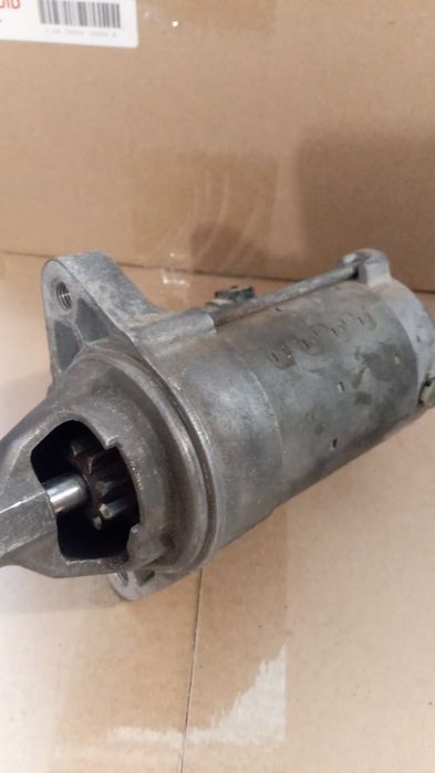 Стартер  б/у, в отличном состоянии.