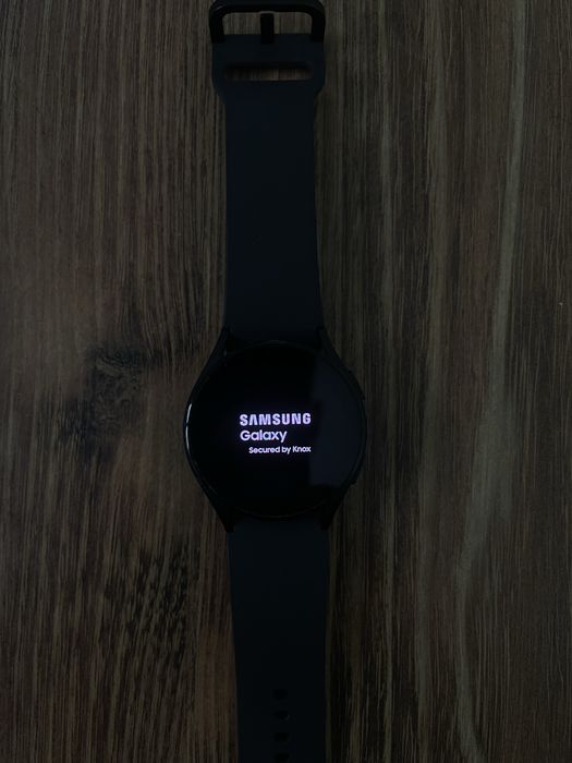 Продавам Samsung Galaxy Watch5