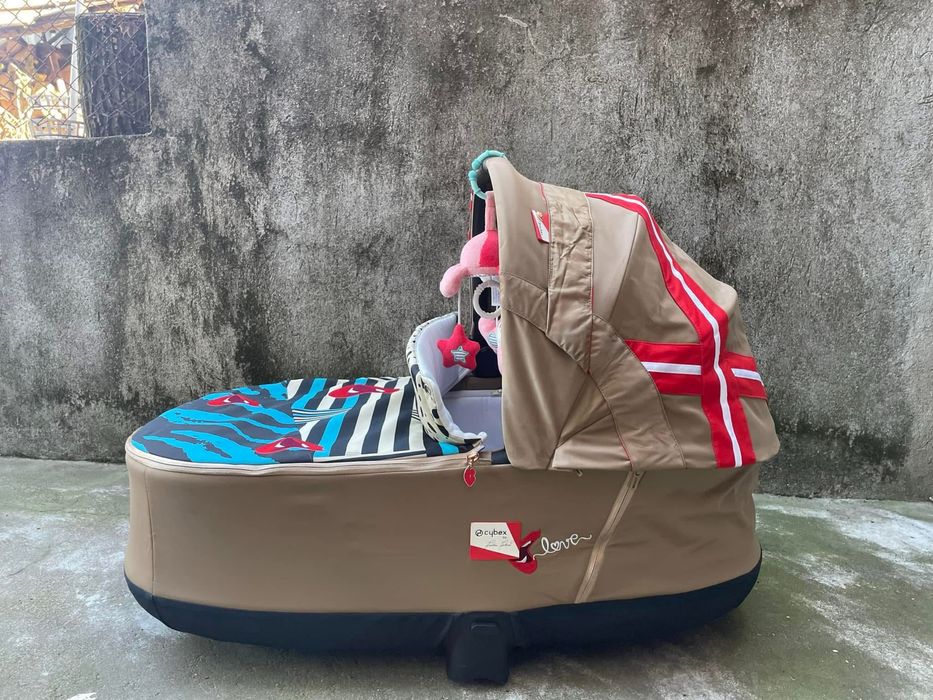 Бебешка количка Karolina Kurkova