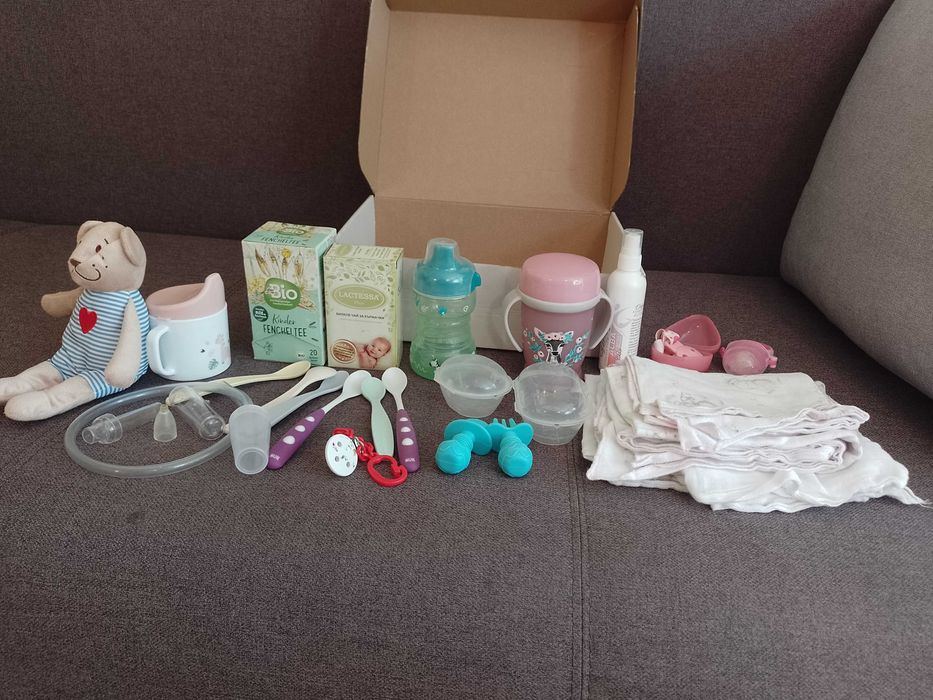 Кашонче с използвани бебешки принадлежности