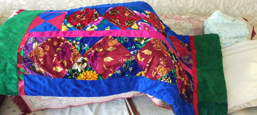 Продам корпе новые внутри вата