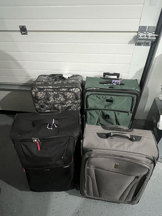 Vand geamantane calatorii