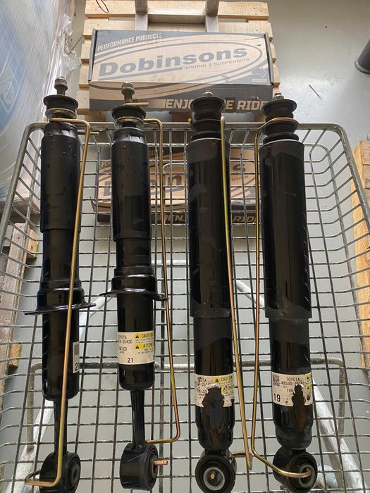 Амортисьори Оригинални за Тойота 2020 година Комплект