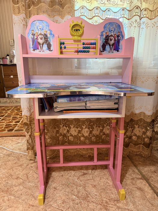 Продам детскую парту