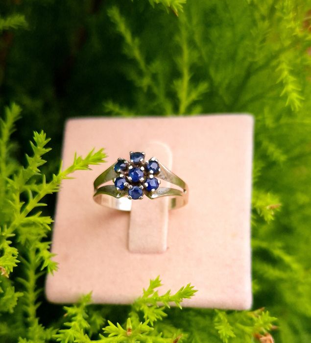 Inel din aur de 14K cu safire naturale