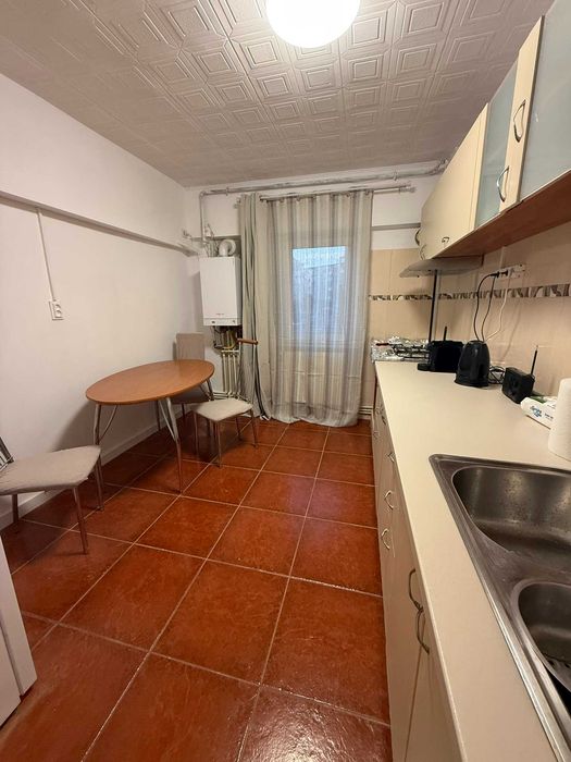 Apartament decomandat 3 camere de închiriat - Spitalul Județean Constanța | 2 băi | Prima închiriere după renovare