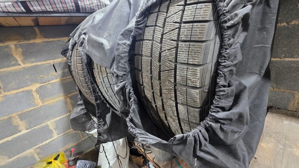 Шины зимние 275/50R22