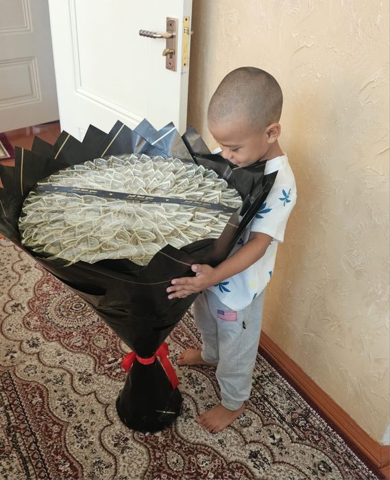 Букет 100 долларов