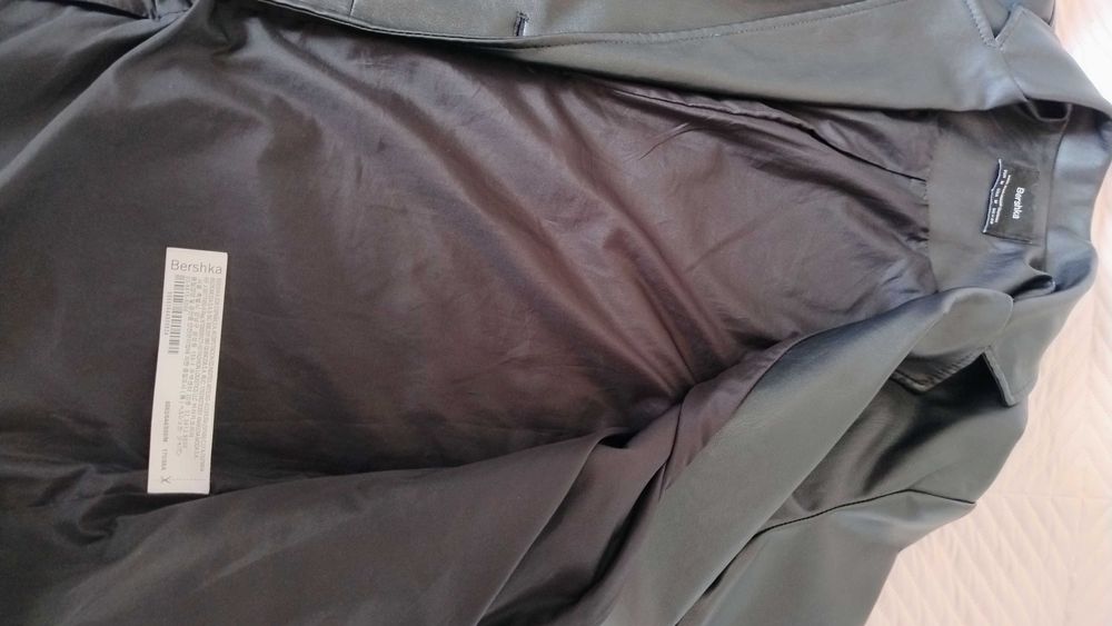 Кожено  сако BERSHKA M