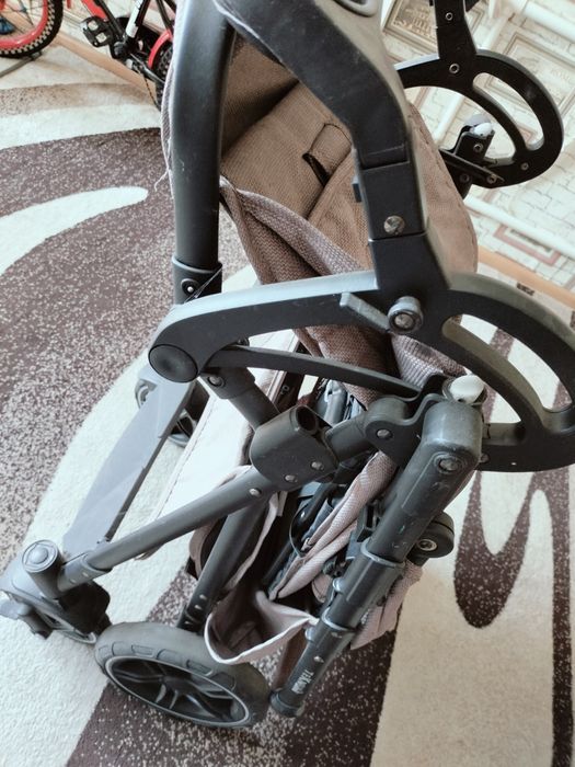 Продам коляску прогулочную Teknum A10