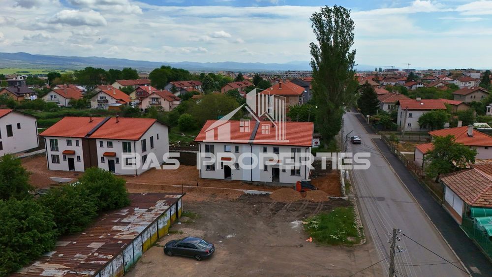 Нова Къща (близнак) в Костинброд, до София